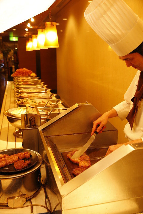 Buffet Restaurant La Veranda - APA Hotel & Resort Tokyo Bay ...