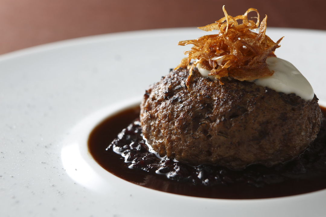 <迎賓館>世界最高級シリーズ　ディナープレート 迎賓館>世界最高級シリーズ ディナープレート - メルカリ