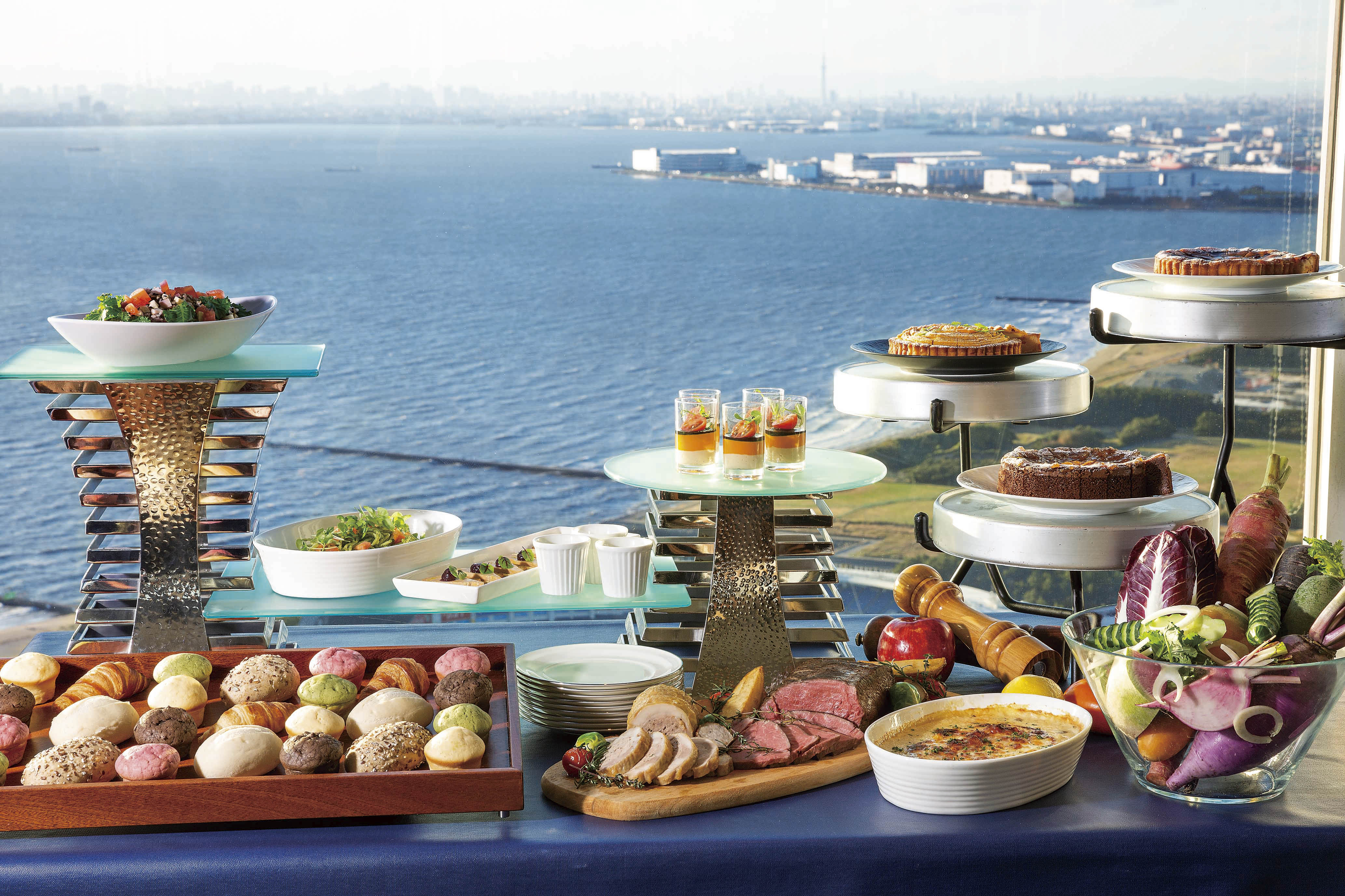 ダイニング&バー スカイクルーズマクハリの施設画像1