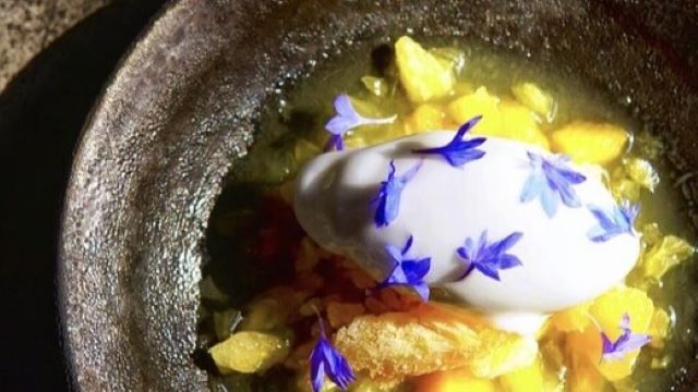 over the overの施設画像1