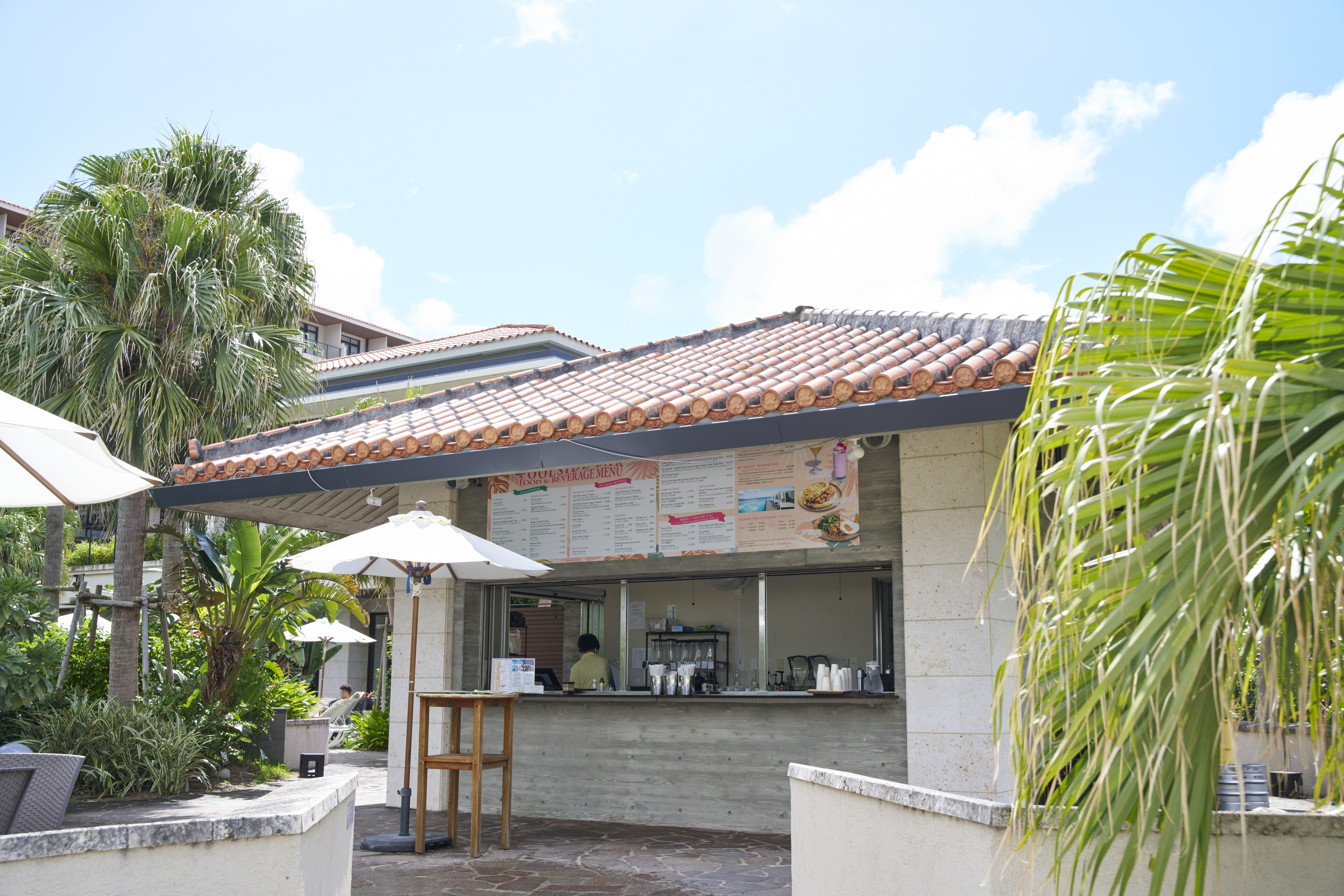 プールサイドバー / ハイアットリージェンシー瀬良垣アイランド沖縄の施設画像1