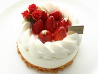 生クリームデコレーション　6号（直径18㎝） 7～8名様 