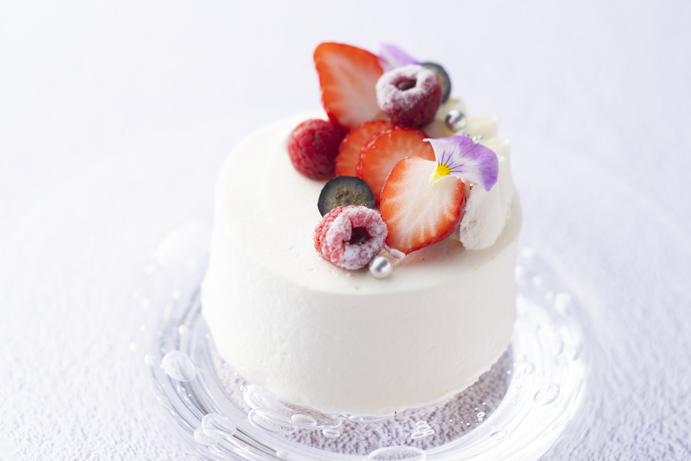 Le Un 鮒鶴京都鴨川リゾート ホールケーキ 3号 直径9cm 2 3名向け 食べタイム