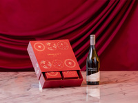 Box of 4 Mooncake with Bottle of Wine