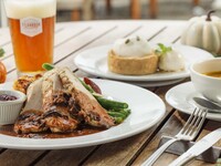 Thanksgiving Dinner Course, Indoor Dining Table