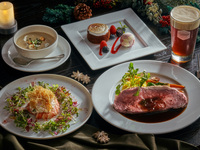  《クリスマスコース》 店内　テーブル席