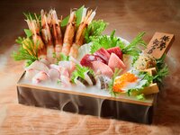 初来店の方にもオススメ！【玉手箱＆名物＆寿司が存分に楽しめる当店満喫コース】税込4500円