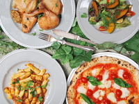 【TOGO】【ファミリーセット】水牛モッツァレラマルゲリータ&選べるPASTA ステーキ300g+サラダ(3~4名様)