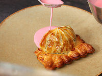 【贅沢に、満腹に　シェフズスペシェリテ】黒毛和牛A5ランプ、黒鮑、オマール海老など贅沢食材を使ったスペシャルコース