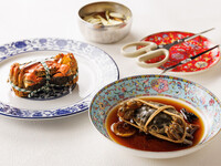 【個室確約】４名様迄3000円５名様〜6000円上海蟹づくしコース	