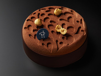 [TAKEOUT-PIERRE HERMÉ PARIS-Noël Pâtisserie 2025]  Oprhéo Cœurs mêlés(D12.0×H4.0cm) ¥5,400