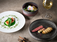 《オンライン予約特典あり》2階「DEK DINING」ディナーコース(15,000円)+乾杯用シャンパン+白赤ワイン各1杯プレゼント