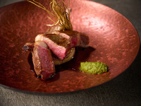 《オンライン予約特典あり》2階「DEK DINING」ディナーコース(15,000円)+乾杯用シャンパン+白赤ワイン各1杯プレゼント