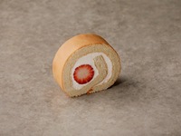 いちごのロールケーキ (直径約6cm)