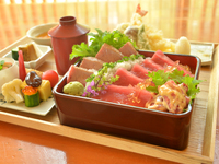 【新年祝箱】本まぐろ三味箱御膳 ＋甘味＆カフェ付（1月限定）