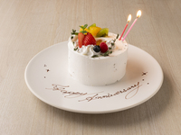 【セレブレーション　コース】アニバサーリーホールケーキ付き乾杯ドリンク+ローストビーフや選べるパスタなど全4皿