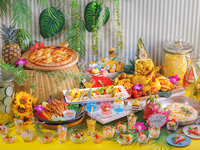 Free invitation for one person for a limited time Strawberry Fair <Dessert & Lunch Buffet>