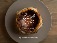 【テイクアウト】ホール　バスクチーズケーキ