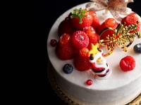 Christmas Strawberry sponge cake whole 12cm