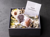 [For celebrations] 2 types of baked sweets and message card
