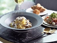 焼き立てパンとごちそうデリサラダのサイドビュッフェ付全72種組合わせ具だくさん生パスタランチ