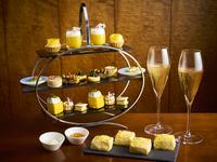 ＜weekend＞adee Seasonal Afternoon Tea & Live Music with a Glass of Champagne
