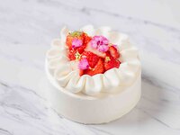 Strawberry whole cake (18cm) 7,500 yen