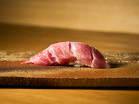 [Includes matcha tea in the tea room] Sushi OMAKASE course