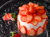 [Anniversary Plan C] 22,000 yen Dessert plate, special whole cake, and one drink service for a toast Perfect for an important celebration