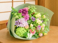 Seasonal bouquet S size