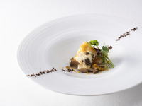 【ランチコース　炎Yan（イェン）】ふかひれの土鍋ご飯に十勝ハーブ牛のオイスターソース炒め全6品