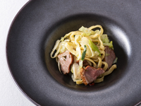 [Six Seasons Dinner Course] Shanghai style stew of shark fin (pectoral fin)