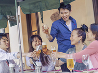 新【ビアガーデンプラン2時間飲み放題付《全8品》：5600円(税抜)】