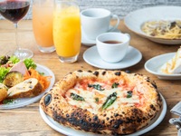 【平日ランチ限定プリフィックスランチ】ワイン付きドリンクバー,前菜サラダ,デザートに選べる9種メイン