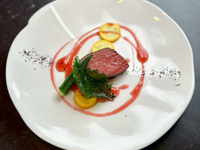 白虎＋乾杯のシャンパーニュ付き　＊ランチタイムでも予約できます