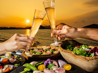 【リッチコース】炭火で焼き上げるステーキ＆鮮魚や窯焼きピザ付きディナーコース