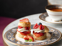 Seasonal scones/strawberry (tea set)