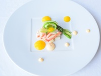 Seasonal Chef's Recommended Dinner Course [Central Seat]