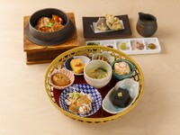 【ランチ限定】花籠前菜とひつまぶしコース2500円（税込）