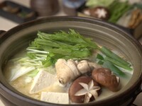 【ランチ限定】　【乾杯ドリンク付き】　さかえや自慢の水炊き鍋コース3000円　【全6品】　（税込）