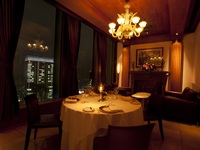 크리스마스 한정 스페셜 디너 코스+병 샴페인 Dom Pérignon+108개 장미의 꽃다발 첨부【Golosi 미식가 개인실 확약】2명 ￥378,400