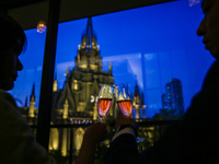 【土日祝カクテルタイム限定】～ワインやビールなど～飲み放題付きアフタヌーンティー（21時30分閉店）