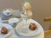 白パフェとブルスケッタ