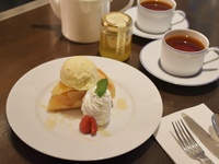 Apple Pie a la Mode ~Portopia Honey~ (with coffee or tea)