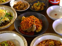 [Corso di banchetto premium] 7 portate tra cui antipasti e costine di maiale Mao Zedong + birra alla spina a volontà per 2 ore a 7.200 yen