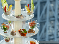 평일 한정 【TOP LUNCH】샐러드, 어뮤즈 타워, 메인 디쉬 1종 ※디저트 카페 없음