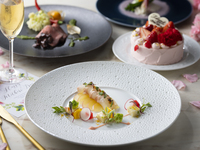 【豪華ランチ】乾杯スパークリング+ペアリングワイン2杯付き！牛フィレやオマール海老など豪華食材が沢山！特別な日を彩るアニバーサリーケーキ 付ランチ 全5品