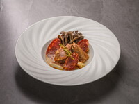 【平日】11：30より入店可　赤白ワイン付+前菜ブッフェ+選べるメインで楽しむモダンランチ