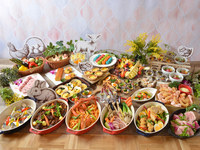 【窓際確約】ブッフェ50種類以上！季節の味覚とライブキッチンをご堪能！