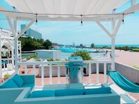 Villa 5 seats (required)